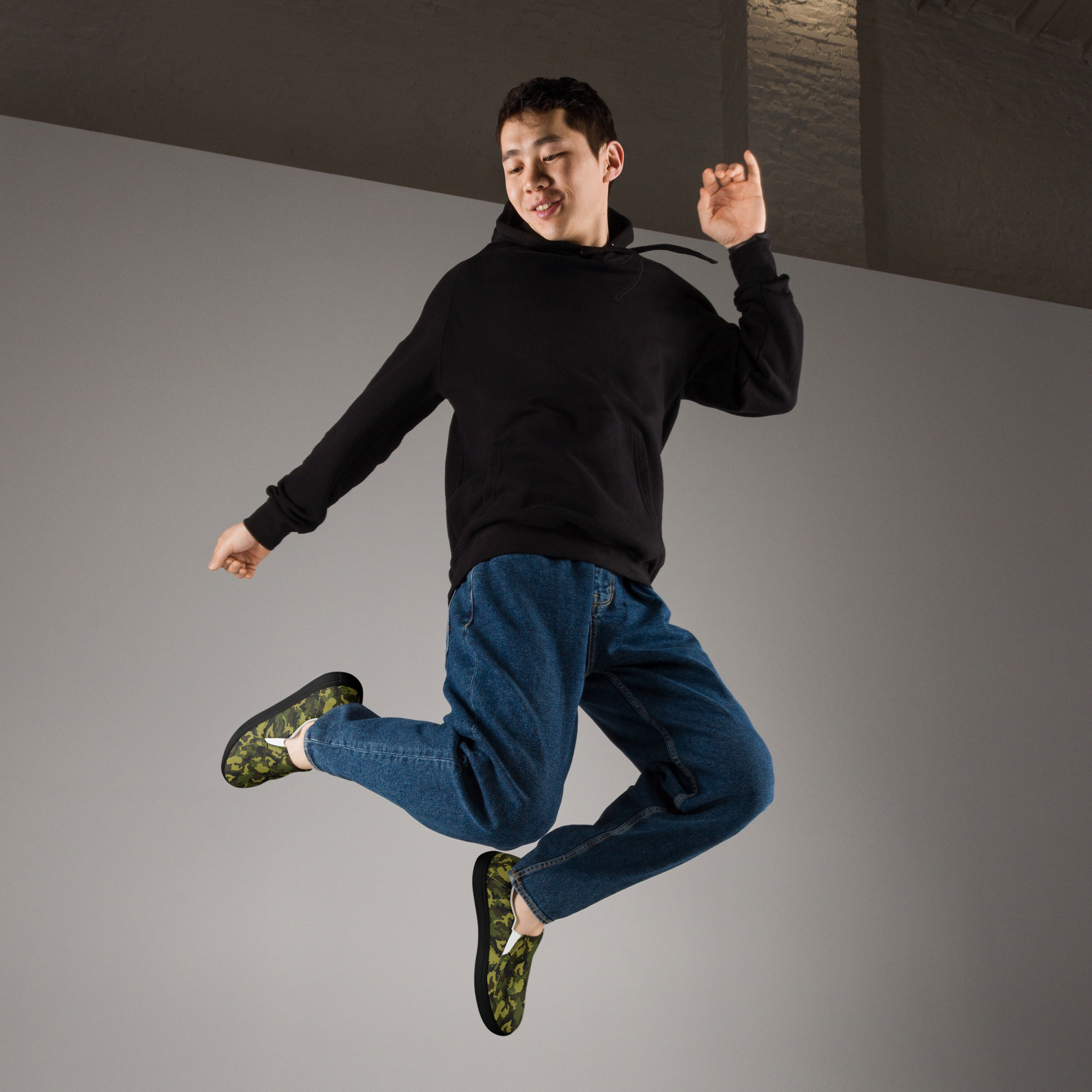 Men’s slip-on canvas shoes - Image 3