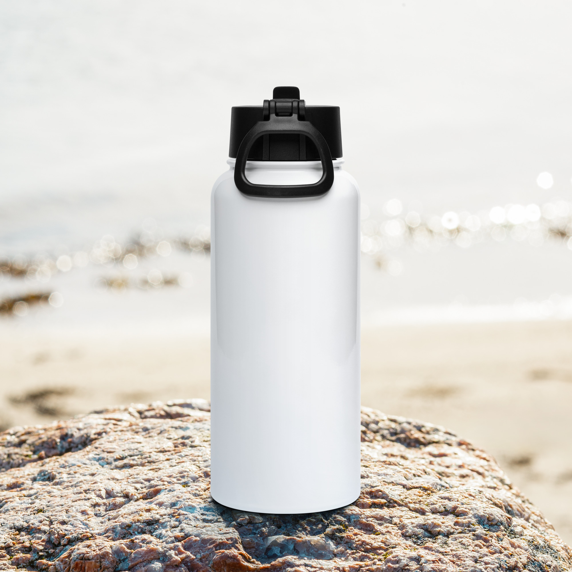 Stainless steel water bottle with a straw lid - Image 4