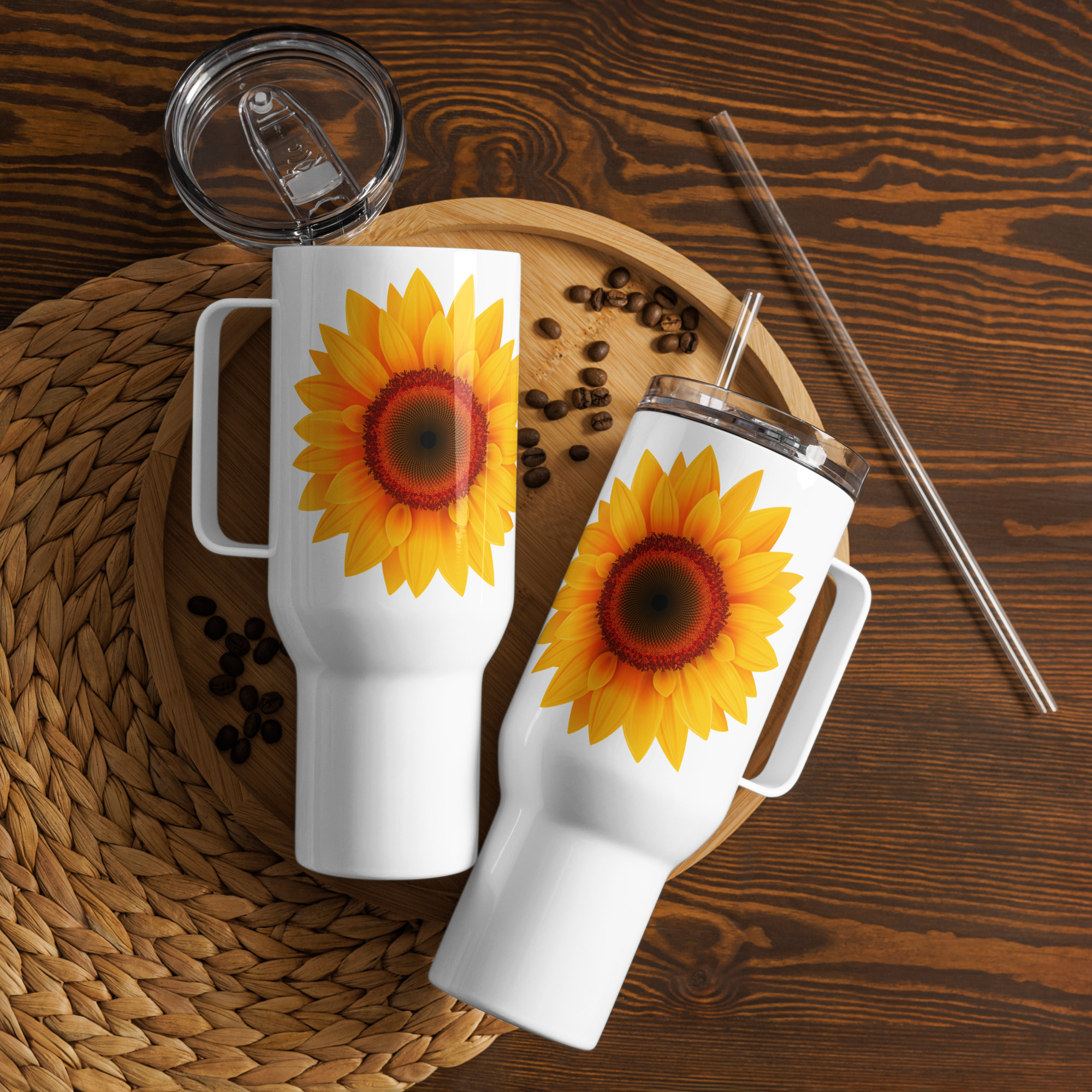 Travel mug with a handle