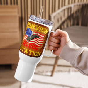 Travel mug with a handle